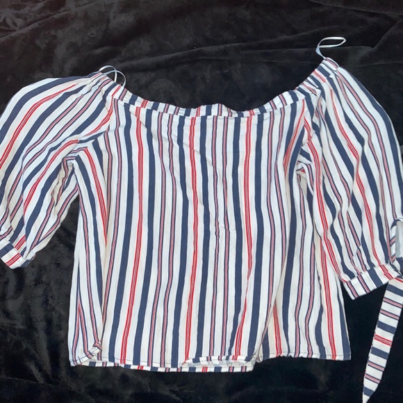 Fashion nova, off the shoulder. - Picture 1 of 1